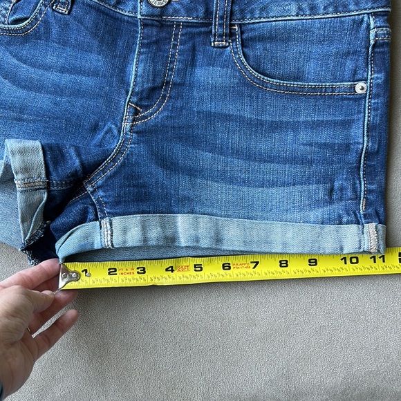 Express cuffed jean shorts size 6 B42 - Picture 9 of 10